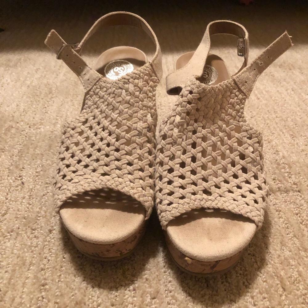 Wedge heels